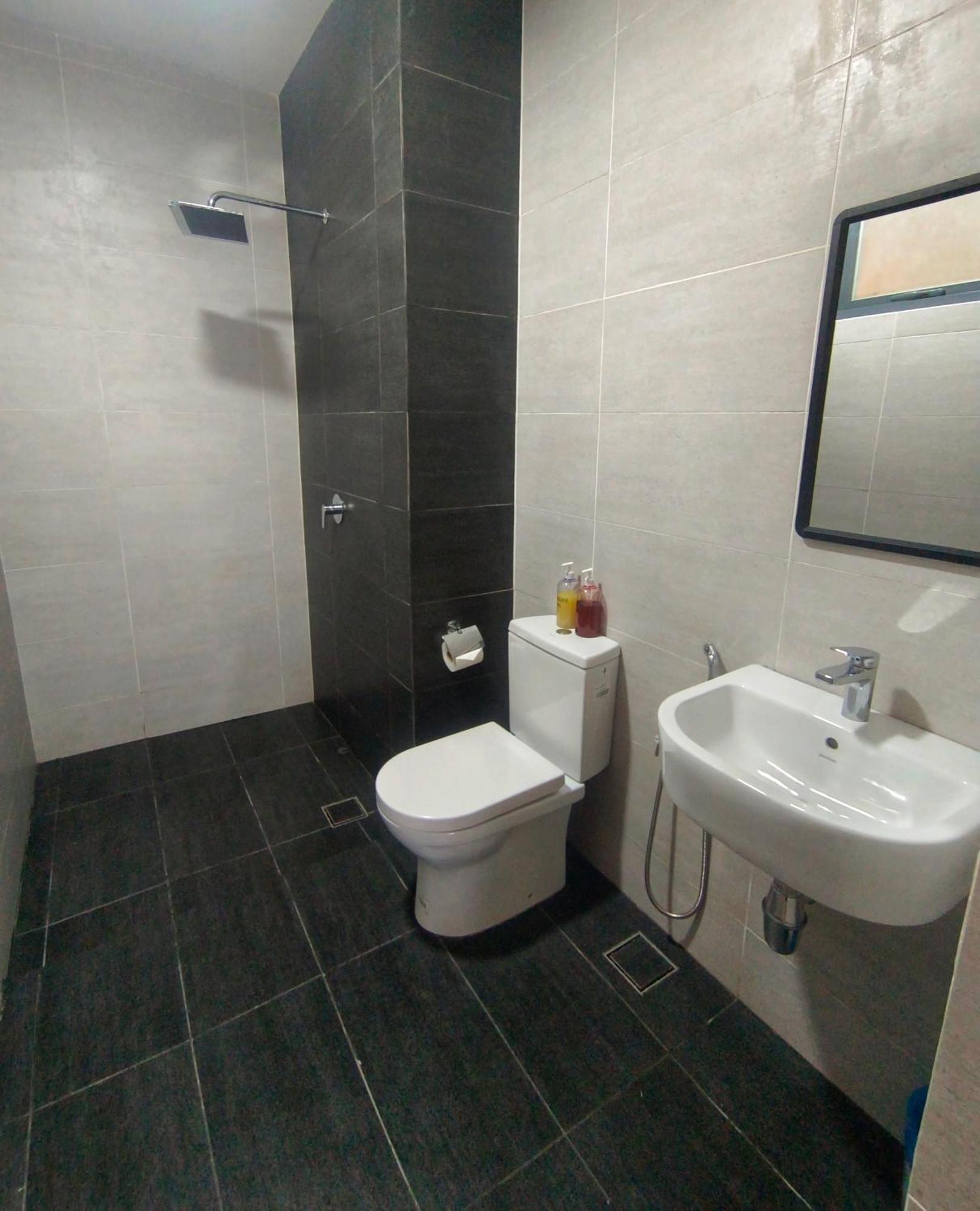 One Bedroom Troika Kota Bharu By Aghome, Modern Design Экстерьер фото