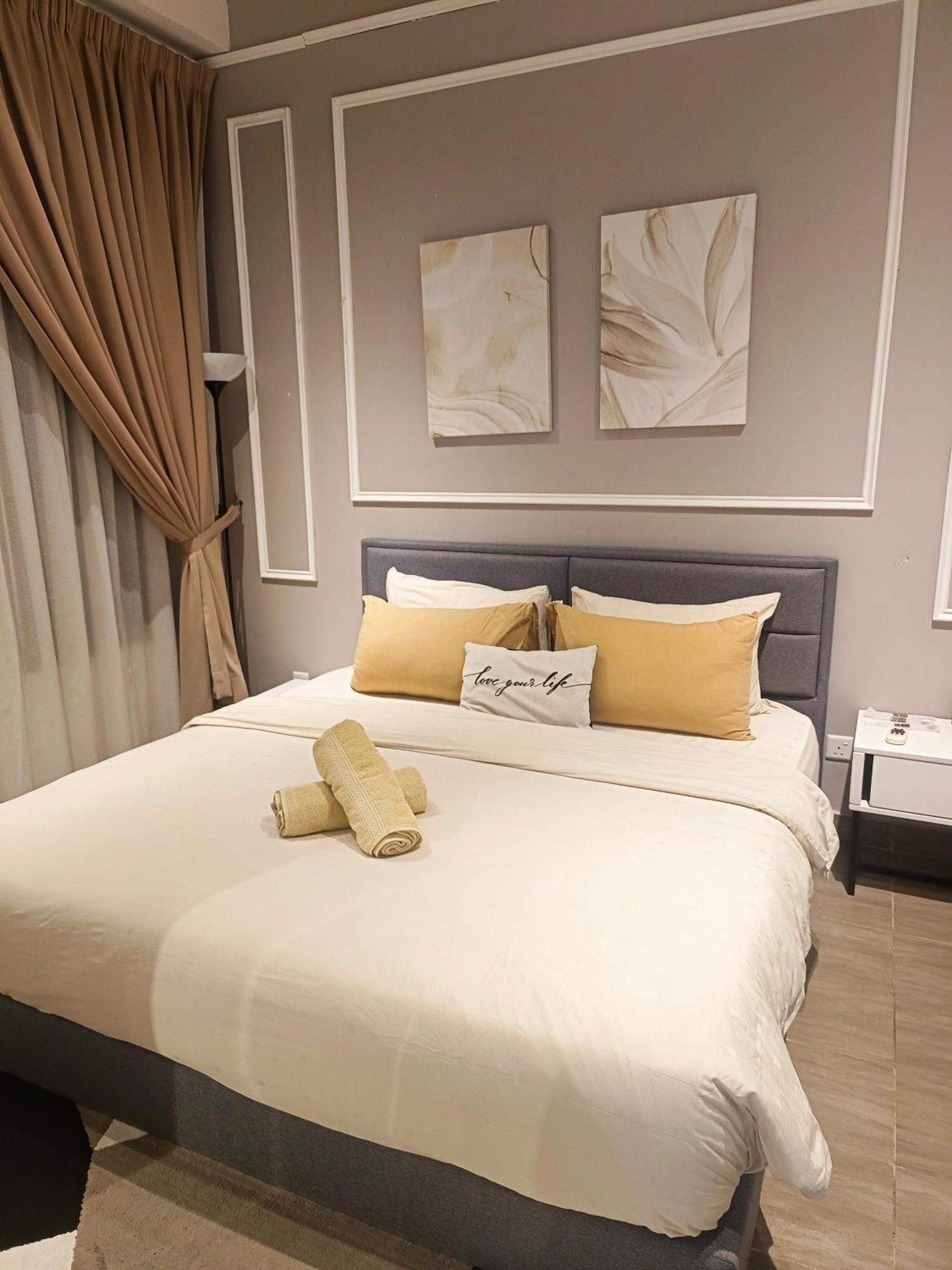 One Bedroom Troika Kota Bharu By Aghome, Modern Design Экстерьер фото