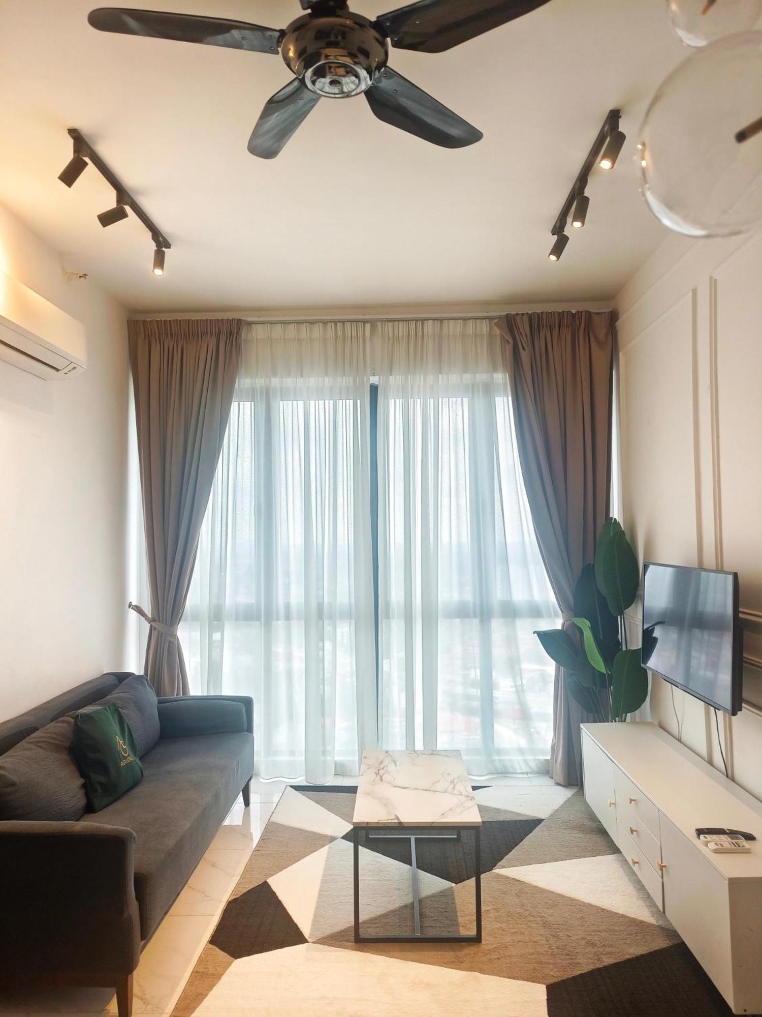 One Bedroom Troika Kota Bharu By Aghome, Modern Design Экстерьер фото